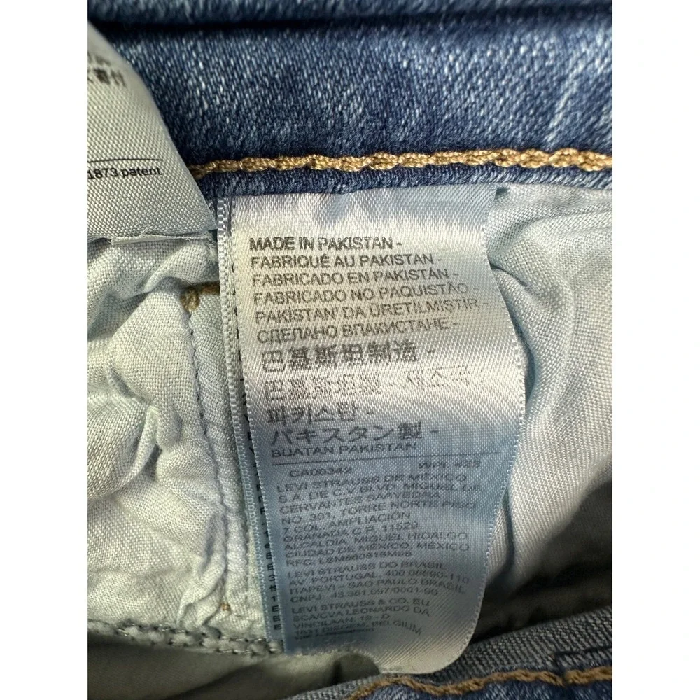 Levis 314 Shaping Straight Jeans Medium Wash Blue Denim 23648-0051 18W M‎